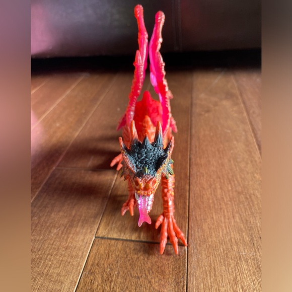 Chap Mei Dragon Red With Purple Wings - Picture 2 of 9